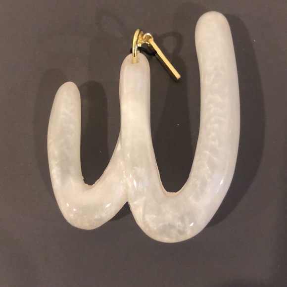 Kendra Scott nwt W ivory resin Ornament - Picture 2 of 2